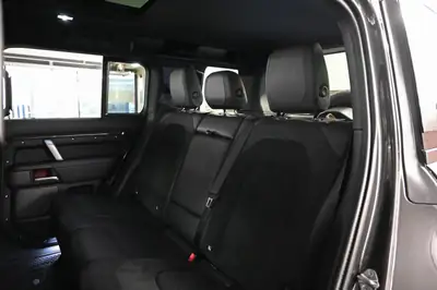 Land Rover Defender 110 525 V8 — Le SUV légendaire en version musclée Carpathian — Miniature 28