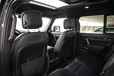 Land Rover Defender 110 525 V8 — Le SUV légendaire en version musclée Carpathian — Miniature 29