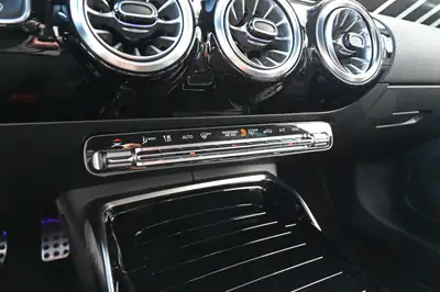 Mercedes-Benz CLA 45 S AMG 4Matic+ — Performance 422 ch, seulement 14'500 km — Miniature 25