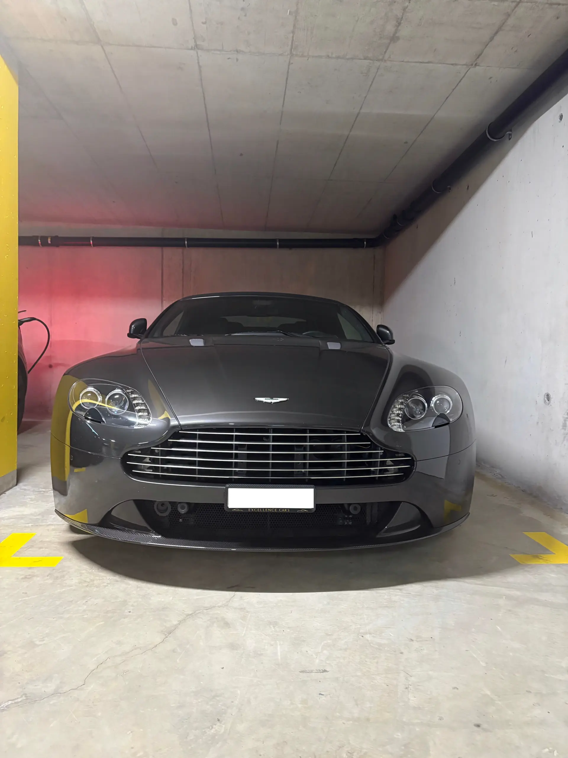 Aston Martin V8 Vantage Vantage S — Cabriolet britannique 436 ch, 28'000 km — Außenansicht