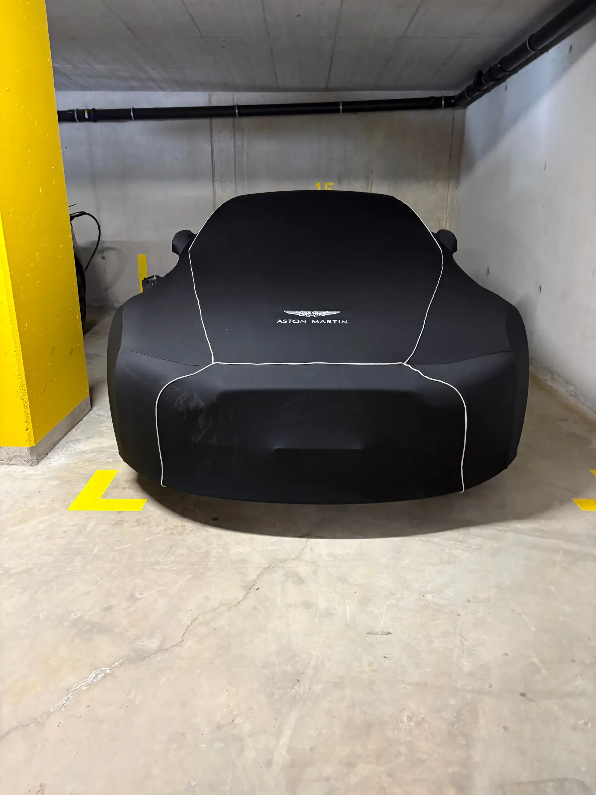 Aston Martin V8 Vantage 2011 occasion Semsales — 3