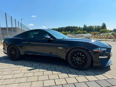 Ford Mustang Fastback 5.0 V8 GT — Muscle car légendaire, moteur neuf, passion américaine — interior