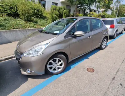 Peugeot 208 1.2 VTi — Citadine fiable, faible consommation et équipée — Außenansicht