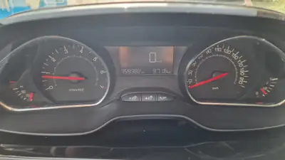 Peugeot 208 1.2 VTi — Citadine fiable, faible consommation et équipée — Detail