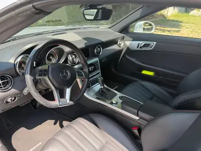 Mercedes-Benz SLK 200 BlueEfficiency — Cabriolet sportif, 48 000 km, motorisation efficace — detail