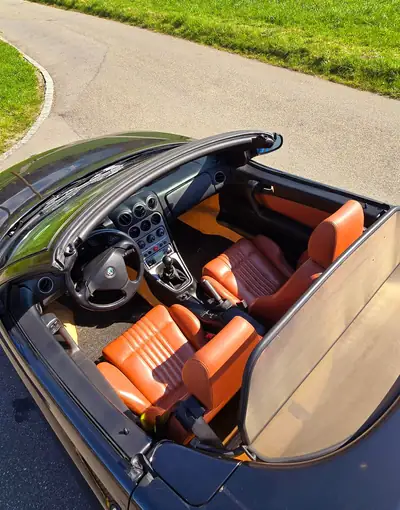 Alfa Romeo Spider 2.0 JTS — Cabriolet italien légendaire, 165 ch sans compromis — arrière