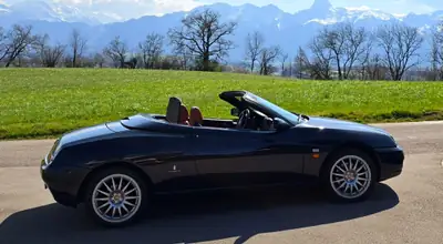 Alfa Romeo Spider 2.0 JTS — Cabriolet italien légendaire, 165 ch sans compromis — tableau de bord