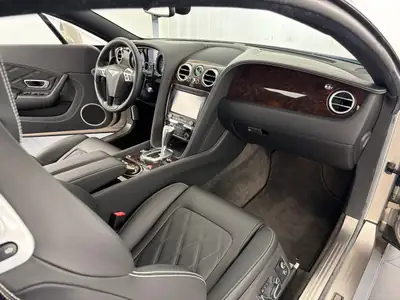 Bentley Continental GT 6.0 W12 — Grand Tourisme britannique, 575 ch et prestige intemporel — Miniature 9