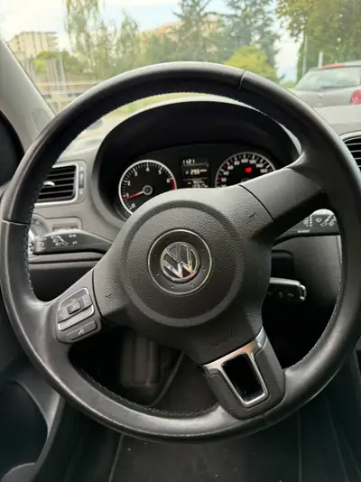 VW Polo 1.2 TSI Highline — Citadine dynamique, entretien suivi, sans sinistre — Miniature 9