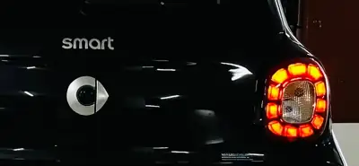 Smart Forfour EQ Prime 2018 — Citadine électrique compacte, entretien minimal — fianco
