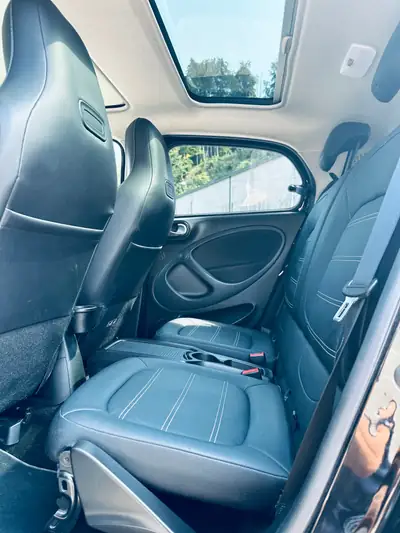 Smart Forfour EQ Prime 2018 — Citadine électrique compacte, entretien minimal — Miniatura 10