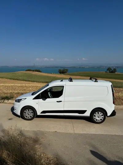 Ford Transit Connect — Utilitaire compact fiable, 98'000 km, barres de toit — côté