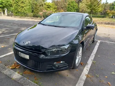 VW Scirocco 1.4 TSI 160 R-Line — Coupé sportif affûté, sans sinistre — vue extérieure