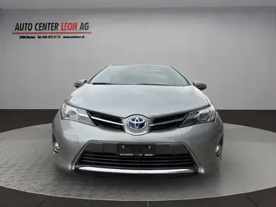 Toyota Auris 1.8 HSD Hybrid — Économie d'essence et faible kilométrage — vue extérieure