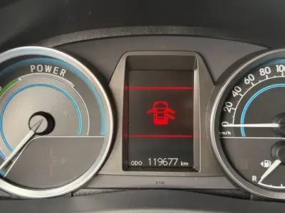 Toyota Auris 1.8 HSD Hybrid — Économie d'essence et faible kilométrage — Miniature 11