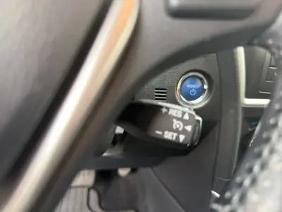 Toyota Auris 1.8 HSD Hybrid — Économie d'essence et faible kilométrage — Miniature 23