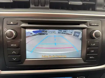 Toyota Auris 1.8 HSD Hybrid — Économie d'essence et faible kilométrage — Miniature 24