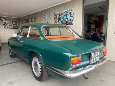 Alfa Romeo Giulia Sprint GT Veloce 1600 — Coupé italien de 1967, sans accident, homologation vétéran — Innenraum