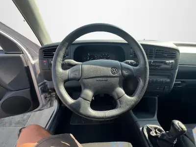 VW Golf 2000 GTI 16V Edition — Une légende sportive des années 90, première main — Miniature 10