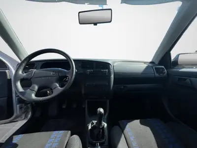 VW Golf 2000 GTI 16V Edition — Une légende sportive des années 90, première main — Miniature 14