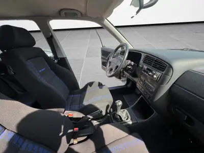 VW Golf 2000 GTI 16V Edition — Une légende sportive des années 90, première main — Miniature 15
