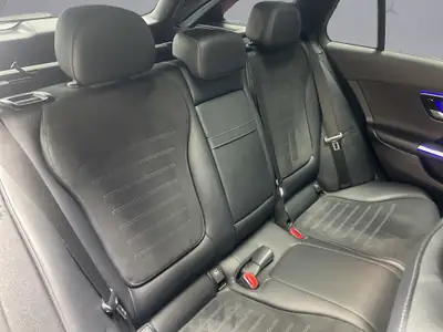 Mercedes-Benz C 220 d AMG Line 4MATIC Kombi — Diesel hybride, traction intégrale, élégance sportive — Miniature 17