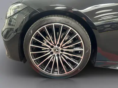 Mercedes-Benz C 220 d AMG Line 4MATIC Kombi — Diesel hybride, traction intégrale, élégance sportive — Miniature 21