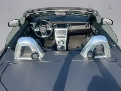 Mercedes-Benz SLC 300 Cabriolet — Roadster élégant, motorisation performante, 84'000 km — Miniature 9