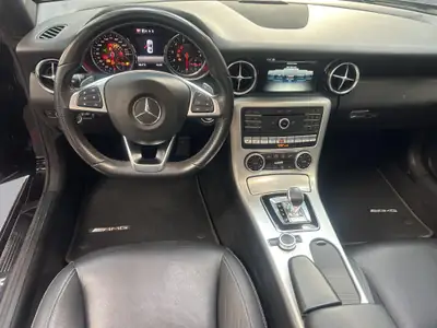 Mercedes-Benz SLC 300 Cabriolet — Roadster élégant, motorisation performante, 84'000 km — Miniature 11