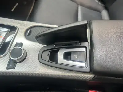 Mercedes-Benz SLC 300 Cabriolet — Roadster élégant, motorisation performante, 84'000 km — Miniature 17