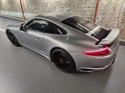 Porsche 911 Carrera GTS 3.0 PDK — Sportive légendaire, 37 500 km seulement — vue extérieure