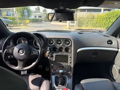 Alfa Romeo Brera 1.8 TBi 2010 — Coupé sportif italien, 200 ch et équipements premium — Miniature 10