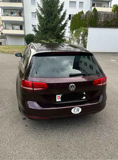 VW Passat 1.6 TDI BlueMotion — Break écologique, 217 300 km, sans accident — côté