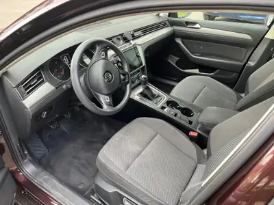 VW Passat 1.6 TDI BlueMotion — Break écologique, 217 300 km, sans accident — intérieur