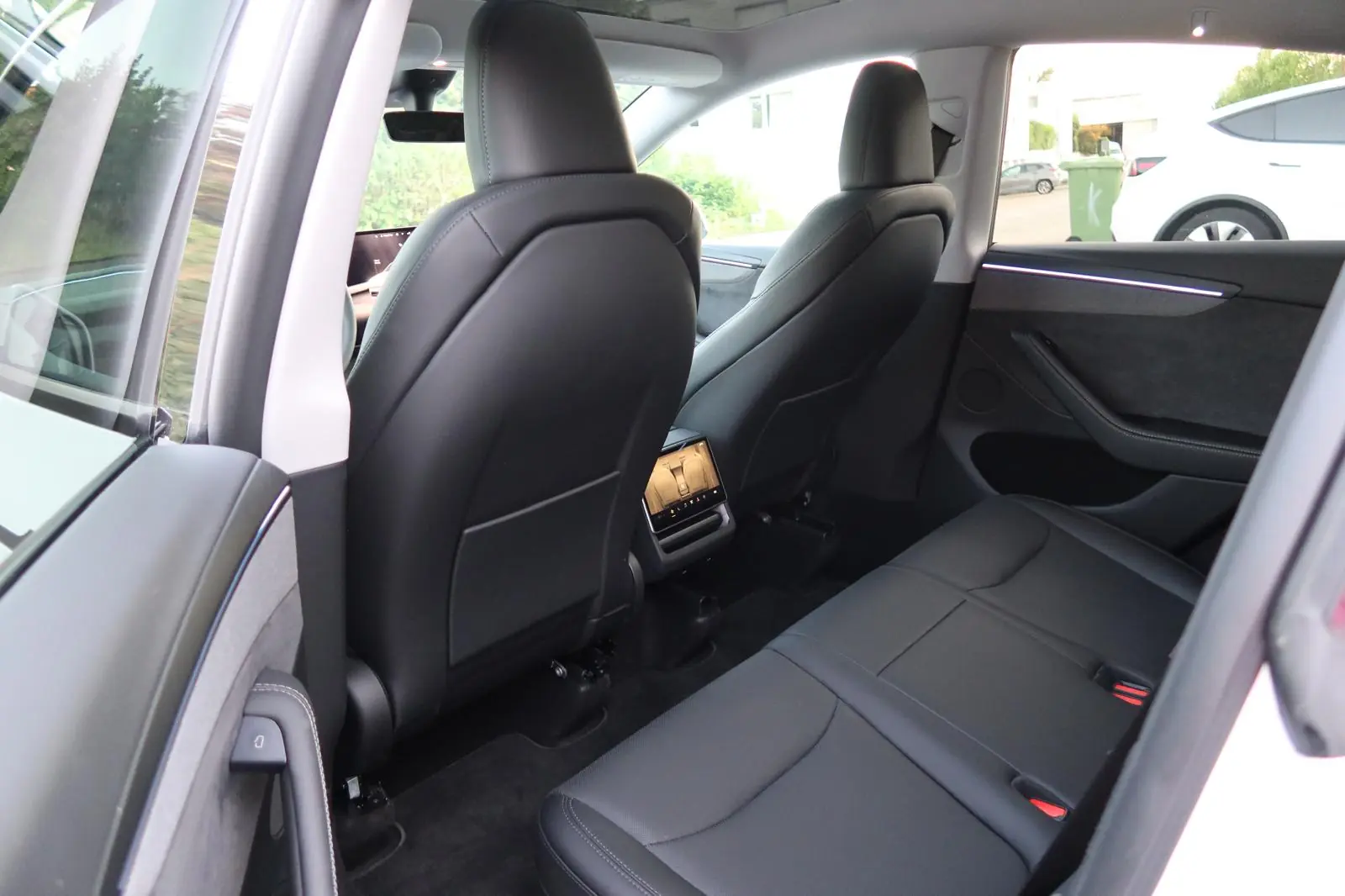 Tesla Model Y 2025 occasion Steinhausen — 4