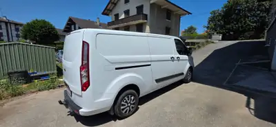 Ford Transit Custom 2.0 TDCi 170 — Utilitaire robuste, entretien réduit — vista posteriore