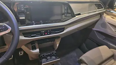 VW Multivan 1.5 eHybrid Style Lang 4Motion — Monospace hybride rechargeable, 7 places, quasi neuf — Miniature 9