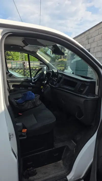 Ford Transit Custom 2.0 TDCi 130 — Utilitaire fiable, 205 000 km, boîte auto — Armaturenbrett