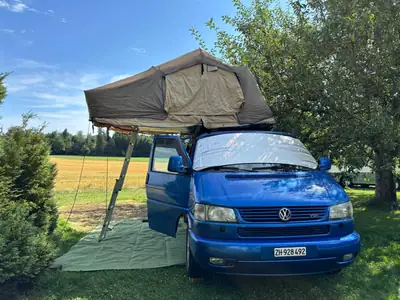 VW T4 2.5 TDI — Le van polyvalent pour famille et aventure en camping — vista posteriore