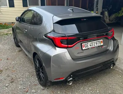Toyota GR Yaris 1.6 Turbo Sport 4x4 — Performance sportive et grip intégral — Heckansicht