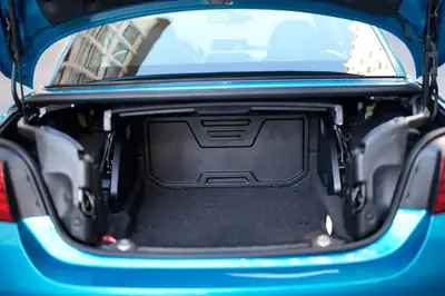 BMW 435d xDrive Cabrio M Sport — Décapotable diesel performante, teinte exclusive Snapper Rocks Blue — Thumbnail 19