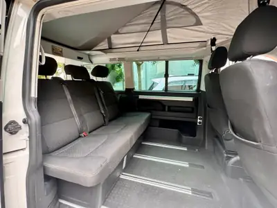 VW T6 California Beach — Camping 4 places équipé solaire et batterie lithium — Innenraum