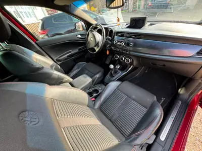 Alfa Romeo Giulietta 1750 TBi Quadrifoglio Verde — Sportive italienne authentique, 235 ch dynamiques — Miniature 11