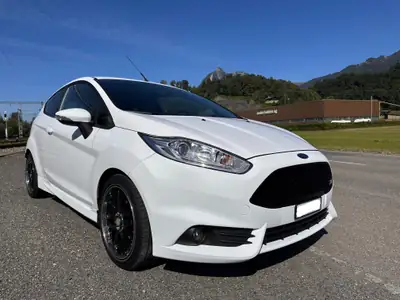 Ford Fiesta 1.6 EcoBoost ST-2 — Sportive compacte, 215 ch et révision fraîche — vue extérieure