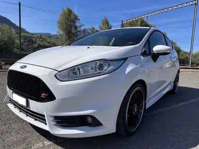 Ford Fiesta 1.6 EcoBoost ST-2 — Sportive compacte, 215 ch et révision fraîche — côté
