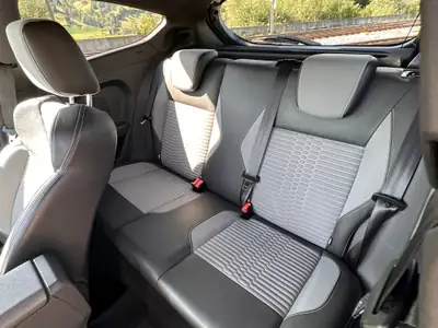 Ford Fiesta 1.6 EcoBoost ST-2 — Sportive compacte, 215 ch et révision fraîche — Miniature 7