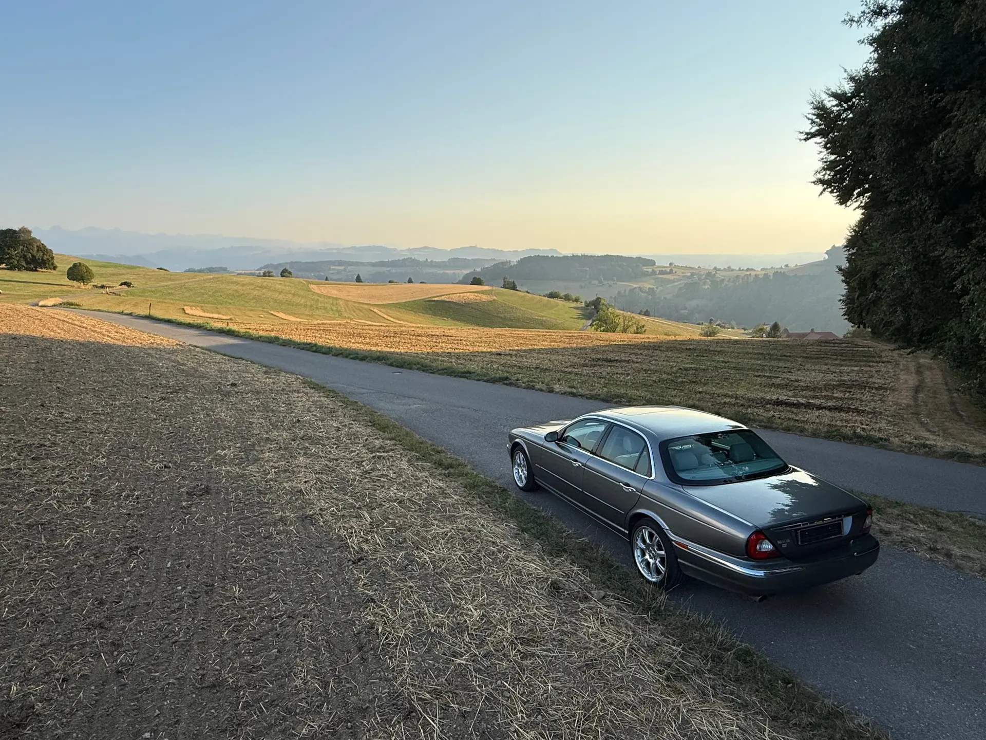Jaguar XJ 4.2 V8 Executive — Berline de prestige, 298 ch et finition luxe — Außenansicht