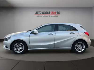 Mercedes-Benz Classe A 180 Style — Berline compacte élégante, navigation et sièges chauffants — arrière