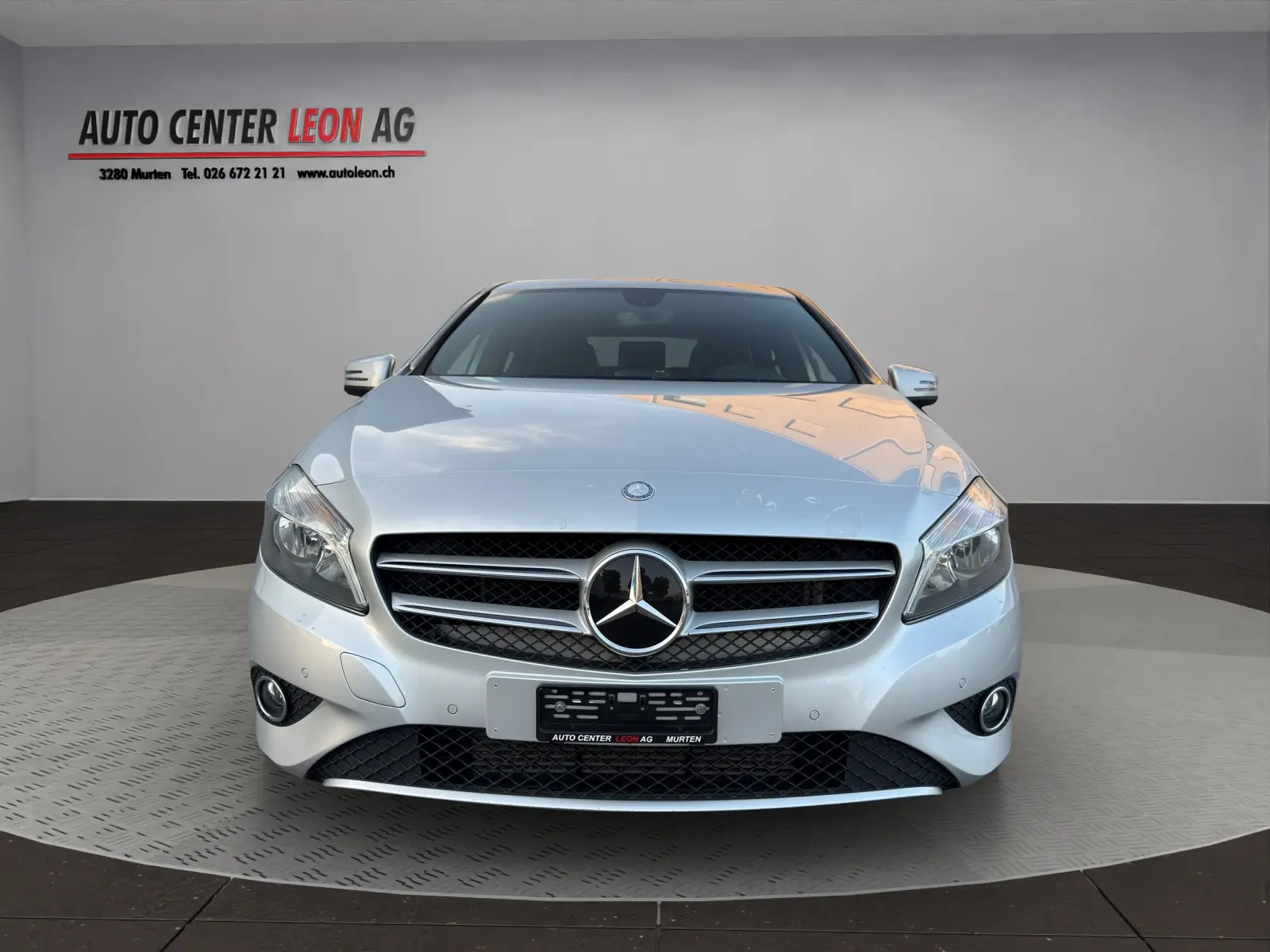 Mercedes-Benz Classe A 180 Style — Berline compacte élégante, navigation et sièges chauffants