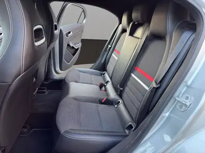 Mercedes-Benz Classe A 180 Style — Berline compacte élégante, navigation et sièges chauffants — Miniature 13